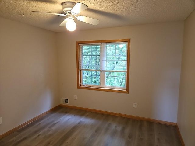 10455 Glen Eagle Circle, Woodbury, MN 55129