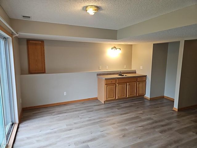 10455 Glen Eagle Circle, Woodbury, MN 55129