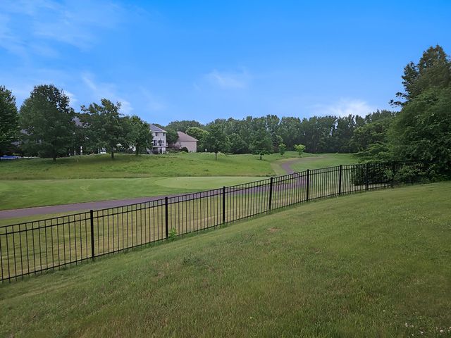 10455 Glen Eagle Circle, Woodbury, MN 55129