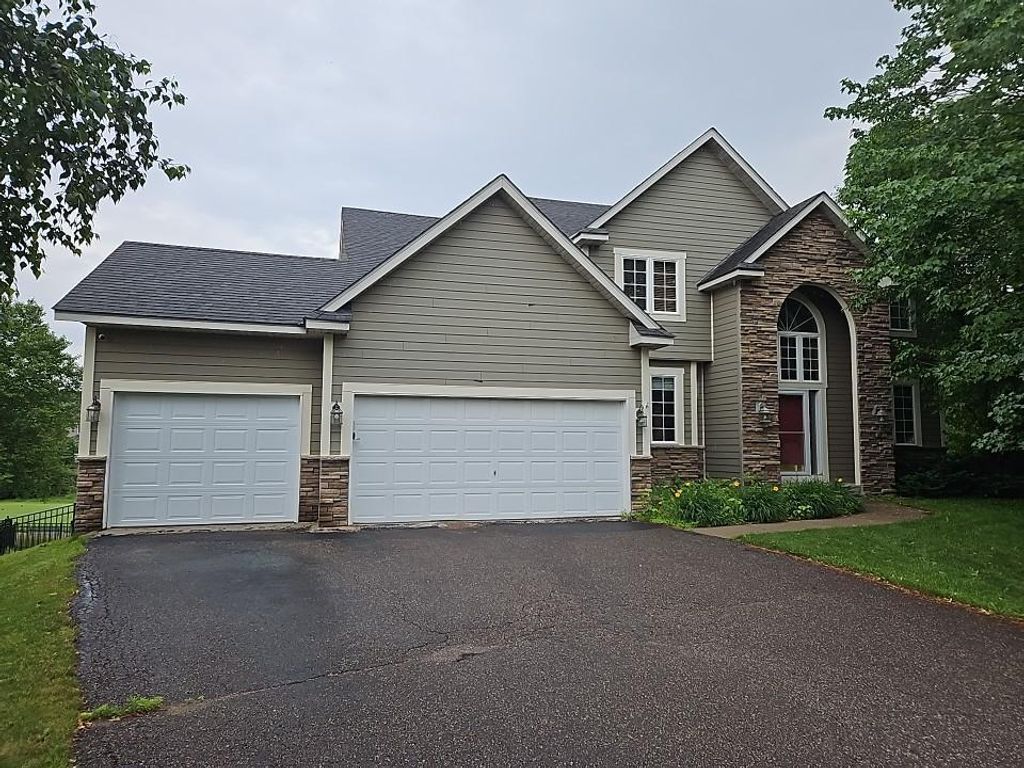 10455 Glen Eagle Circle, Woodbury, MN 55129