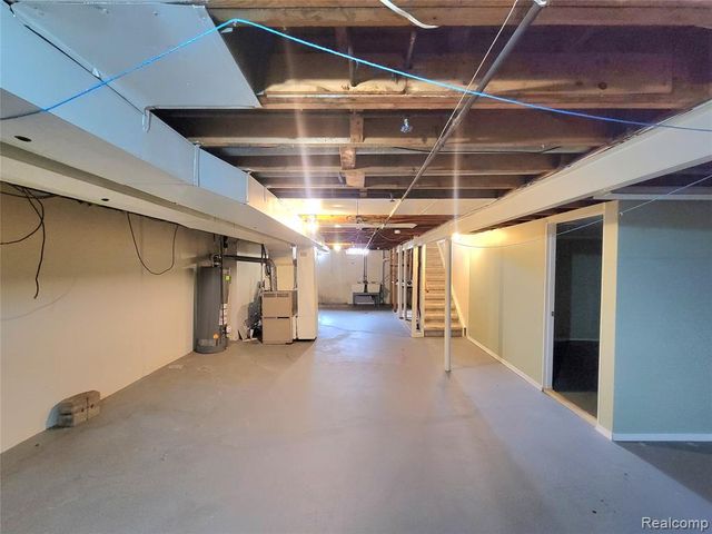 11338 Loginaw Drive, Warren, MI 48089