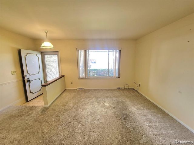 11338 Loginaw Drive, Warren, MI 48089
