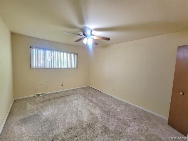 11338 Loginaw Drive, Warren, MI 48089