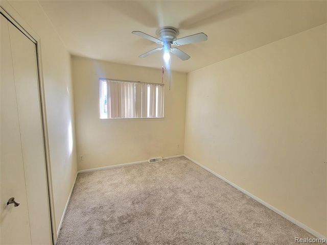 11338 Loginaw Drive, Warren, MI 48089