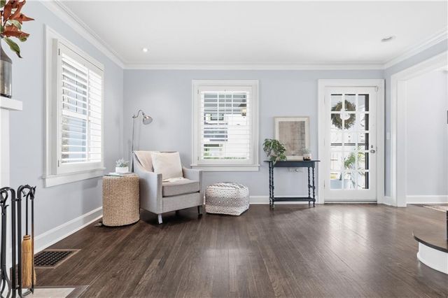 23 E Winthrope Road, Kansas City, MO 64113