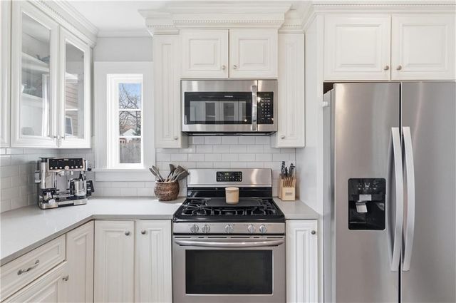 23 E Winthrope Road, Kansas City, MO 64113