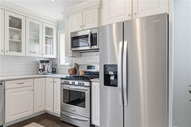 23 E Winthrope Road, Kansas City, MO 64113