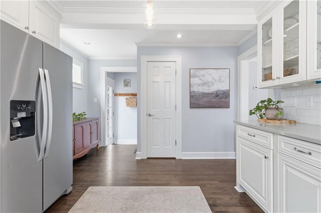 23 E Winthrope Road, Kansas City, MO 64113