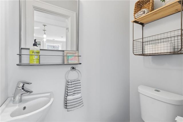 23 E Winthrope Road, Kansas City, MO 64113