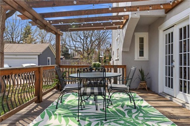 23 E Winthrope Road, Kansas City, MO 64113