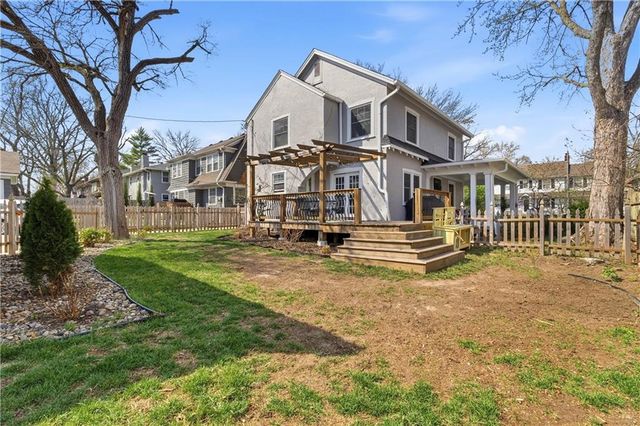 23 E Winthrope Road, Kansas City, MO 64113