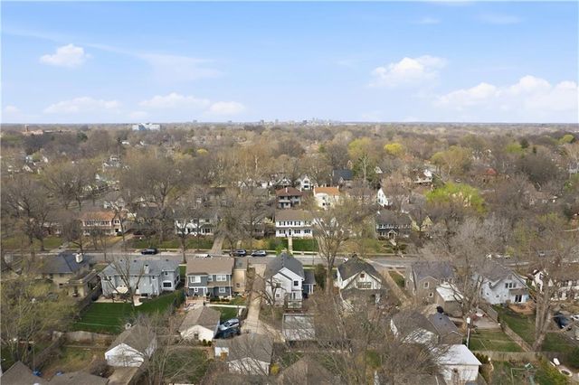 23 E Winthrope Road, Kansas City, MO 64113