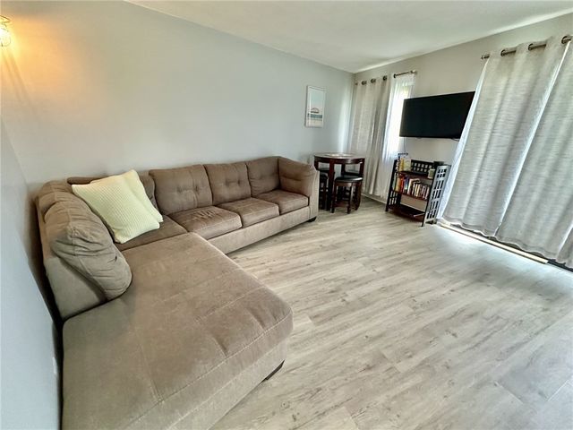 3 Capella Street S, Newport, RI 02840