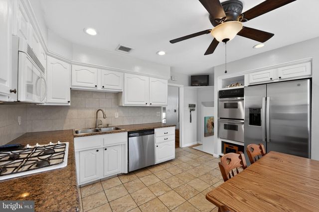 51 OAKLAND DR, Downingtown, PA 19335