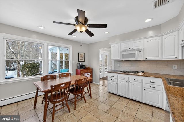 51 OAKLAND DR, Downingtown, PA 19335