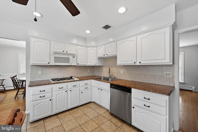 51 OAKLAND DR, Downingtown, PA 19335