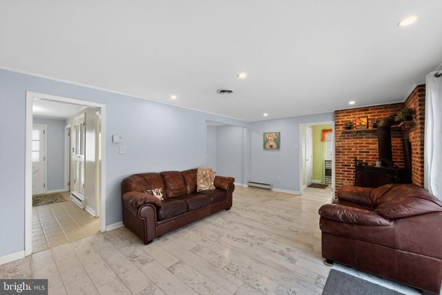 51 OAKLAND DR, Downingtown, PA 19335