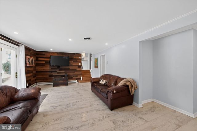 51 OAKLAND DR, Downingtown, PA 19335