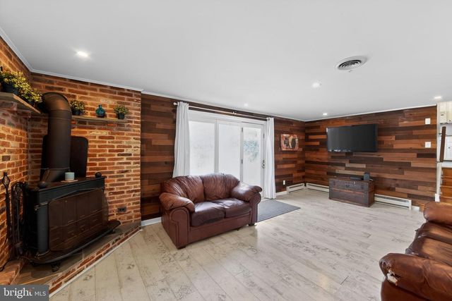 51 OAKLAND DR, Downingtown, PA 19335