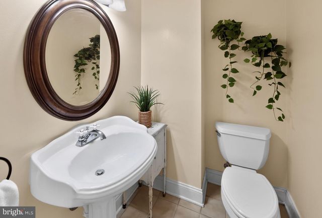 51 OAKLAND DR, Downingtown, PA 19335