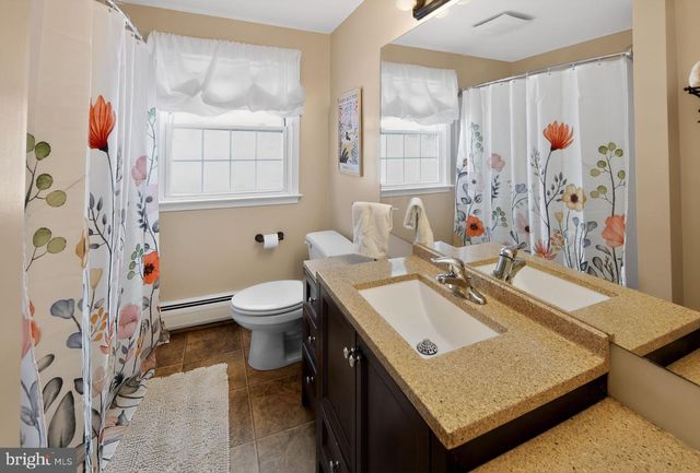 51 OAKLAND DR, Downingtown, PA 19335