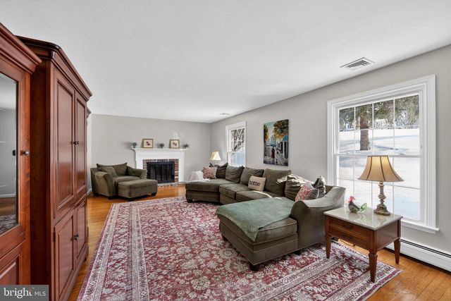 51 OAKLAND DR, Downingtown, PA 19335