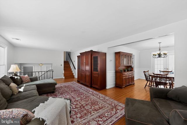 51 OAKLAND DR, Downingtown, PA 19335