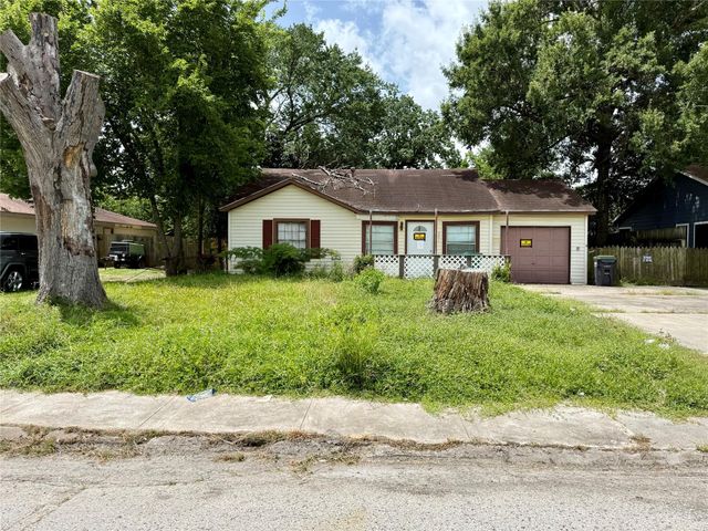 201 West Avenue, Pasadena, TX 77502