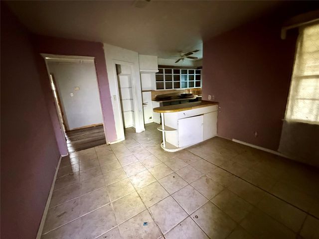 201 West Avenue, Pasadena, TX 77502