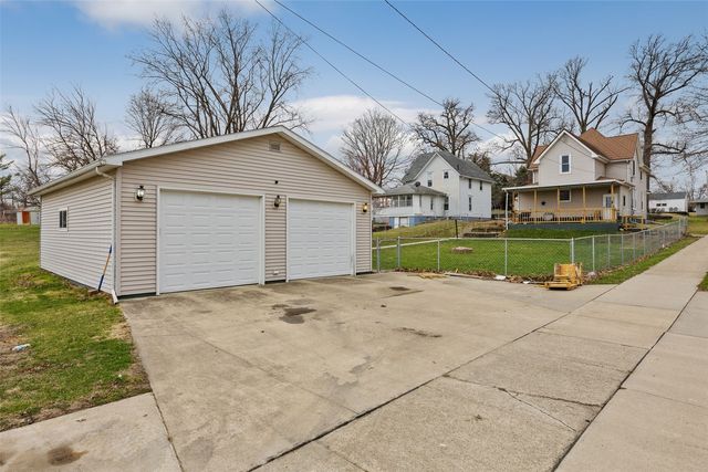 1707 8th Avenue, Belle Plaine, IA 52208