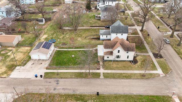 1707 8th Avenue, Belle Plaine, IA 52208