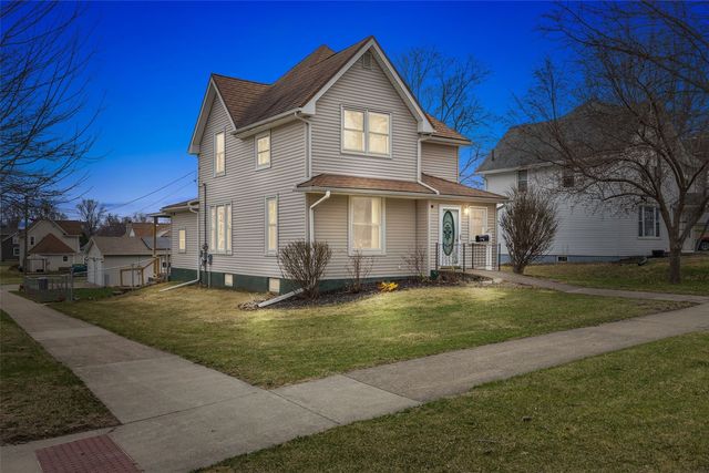1707 8th Avenue, Belle Plaine, IA 52208