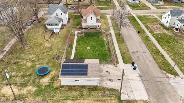 1707 8th Avenue, Belle Plaine, IA 52208