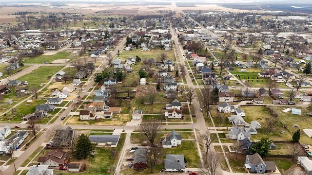 1707 8th Avenue, Belle Plaine, IA 52208
