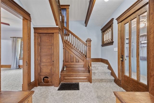 1707 8th Avenue, Belle Plaine, IA 52208