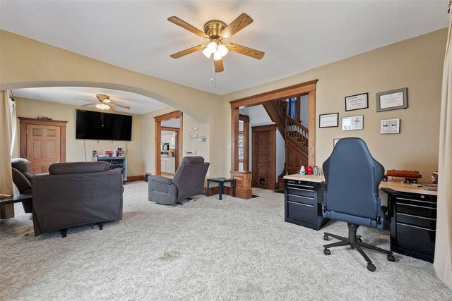 1707 8th Avenue, Belle Plaine, IA 52208