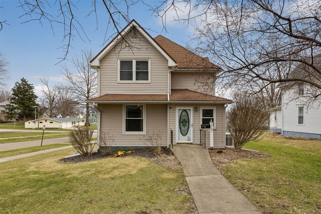 1707 8th Avenue, Belle Plaine, IA 52208