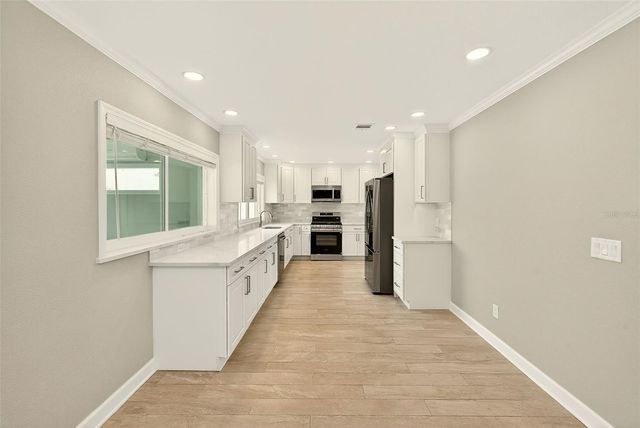 5434 OAKHURST DRIVE, Seminole, FL 33772