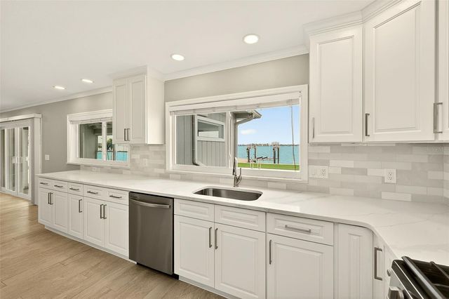 5434 OAKHURST DRIVE, Seminole, FL 33772