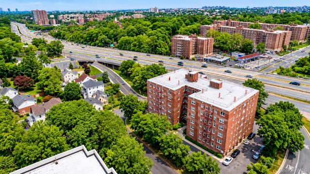 1234 Midland Avenue 2E, Bronxville, NY 10708