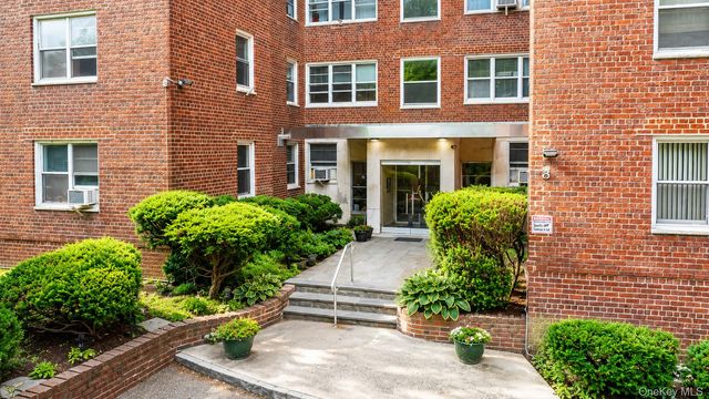 1234 Midland Avenue 2E, Bronxville, NY 10708