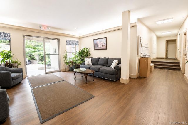 1234 Midland Avenue 2E, Bronxville, NY 10708