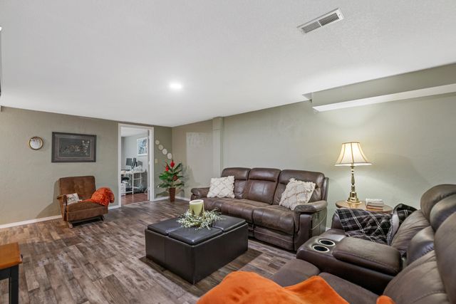 8824 W Birch Ln, Wichita, KS 67212