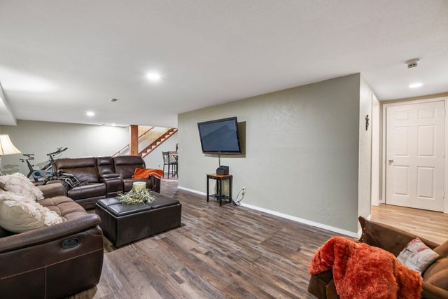 8824 W Birch Ln, Wichita, KS 67212