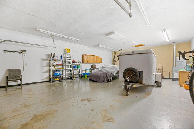 8824 W Birch Ln, Wichita, KS 67212