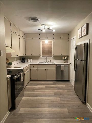 505 S Summer Street, Lampasas, TX 76550