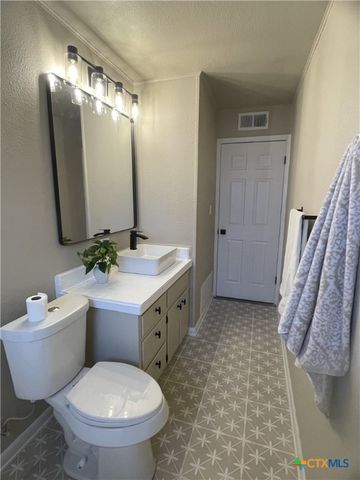 505 S Summer Street, Lampasas, TX 76550