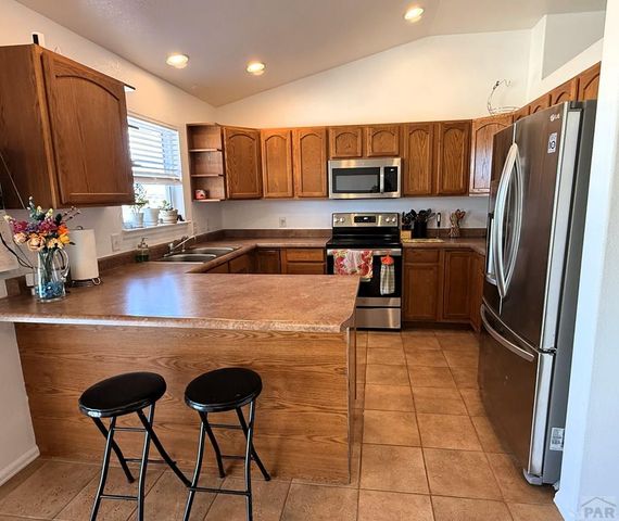 959 E Moonbeam Dr, Pueblo West, CO 81007