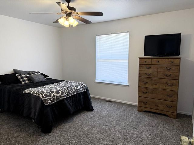 959 E Moonbeam Dr, Pueblo West, CO 81007