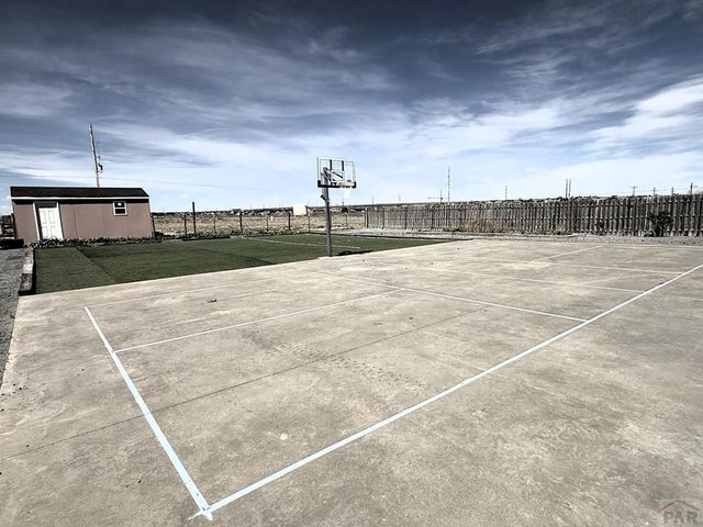 959 E Moonbeam Dr, Pueblo West, CO 81007